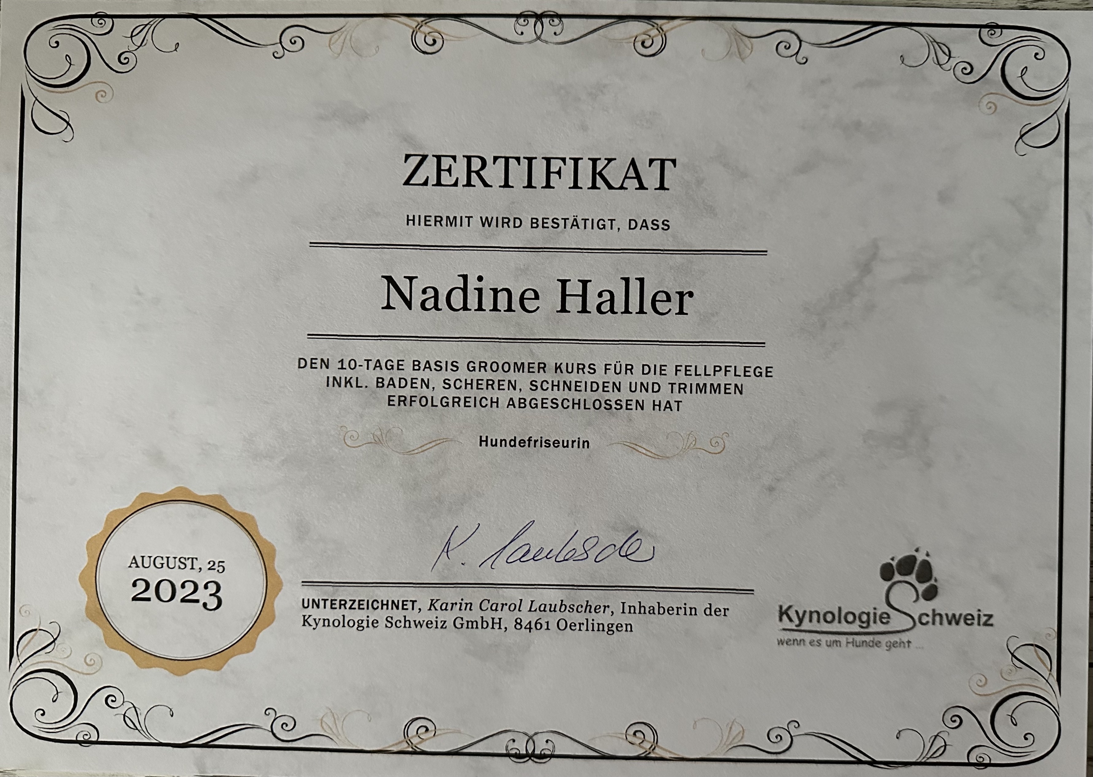 Zertifikat der Kynologie Schweiz für Nadine Haller